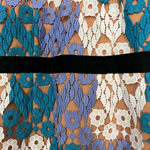 Elliatt Deception Velvet-Trimmed Lace Mini Dress size S NWT - Picture 8 of 12